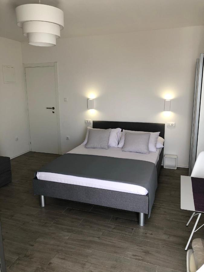Apartmani Milka I Jozo Omiš Exterior foto