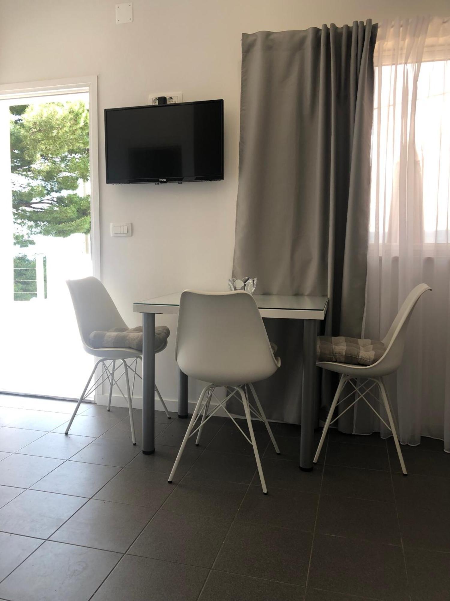 Apartmani Milka I Jozo Omiš Exterior foto