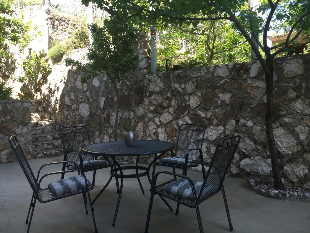 Apartmani Milka I Jozo Omiš Exterior foto